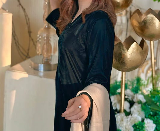 South Asian Fashion in Italy – Shop Pakistani, Indian & Bangladeshi Dresses at libaaSos