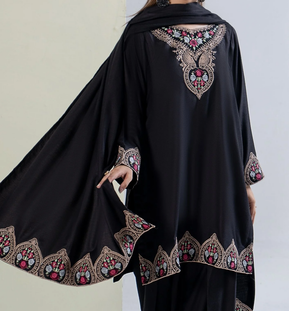 3Pc Embroidered Alpine Marina Black SAY-W26-0018
