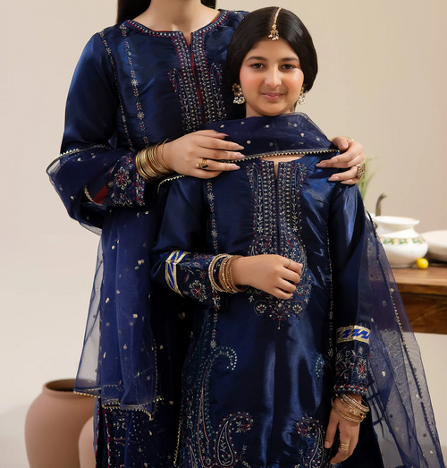 Almas Girls
