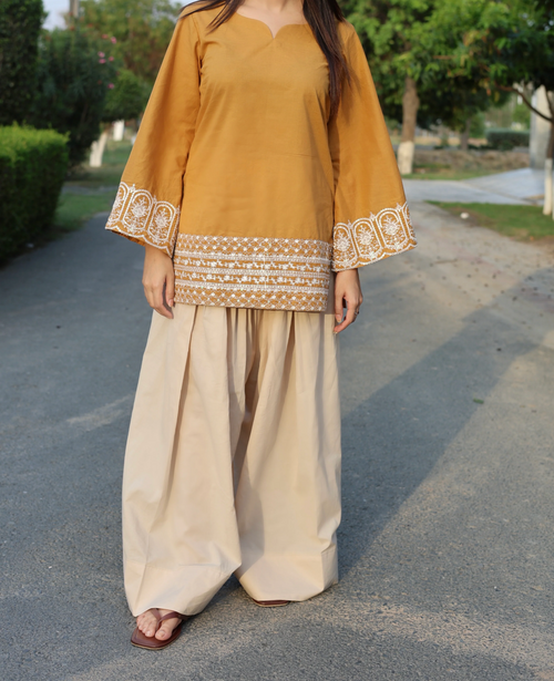 Minar mustard kurti