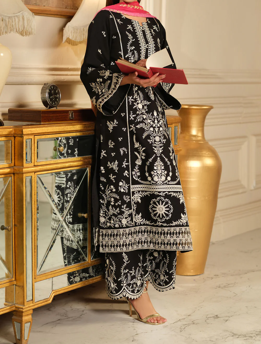 Monarchia Noir EID