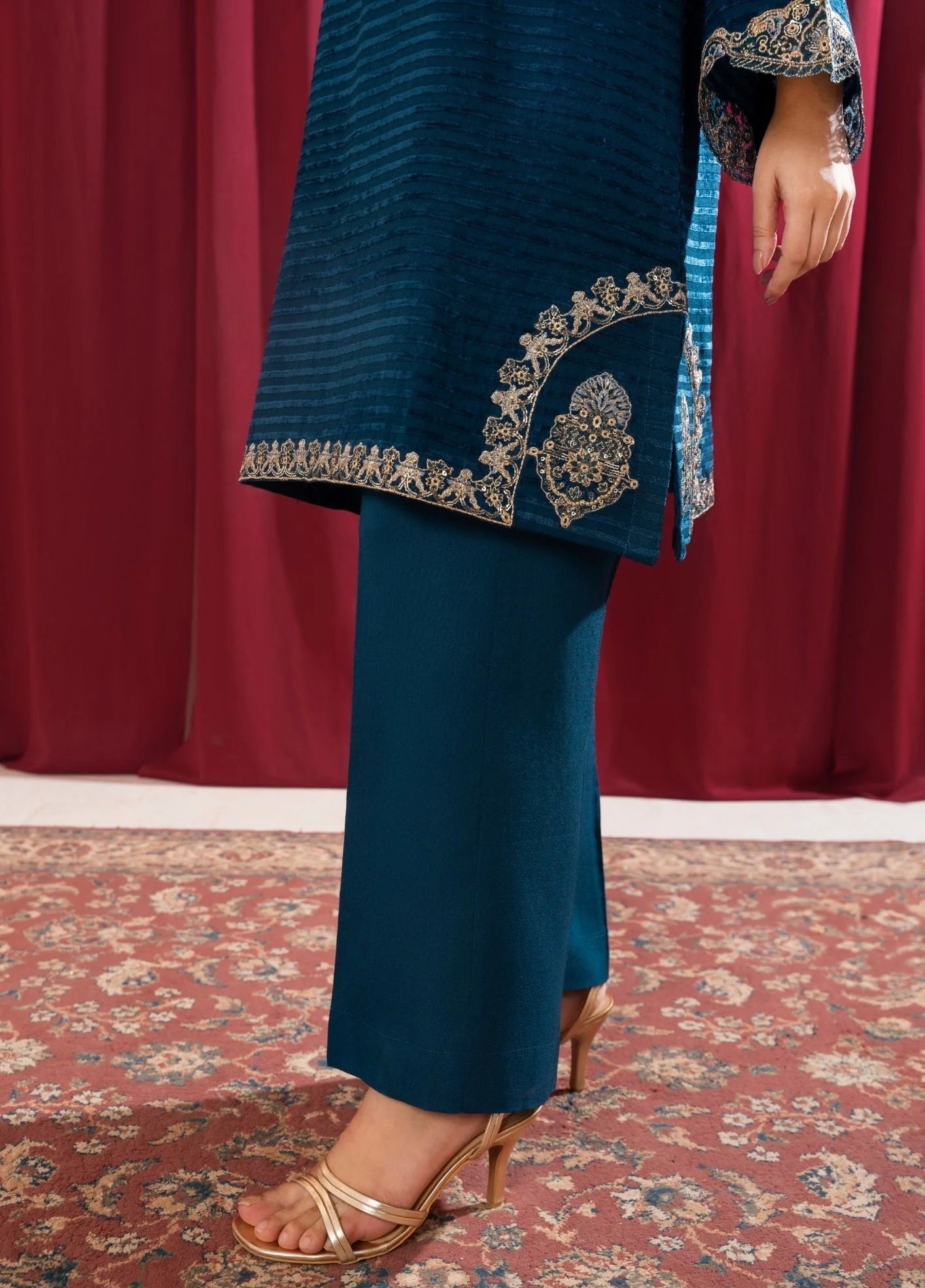 3Pc Alpine Velvet Tilla Embroidered with Velvet Shawl Teal AFP-A25-0001