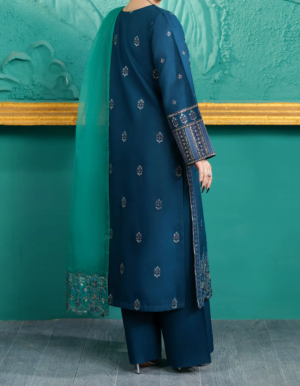 Crown Fiora EID