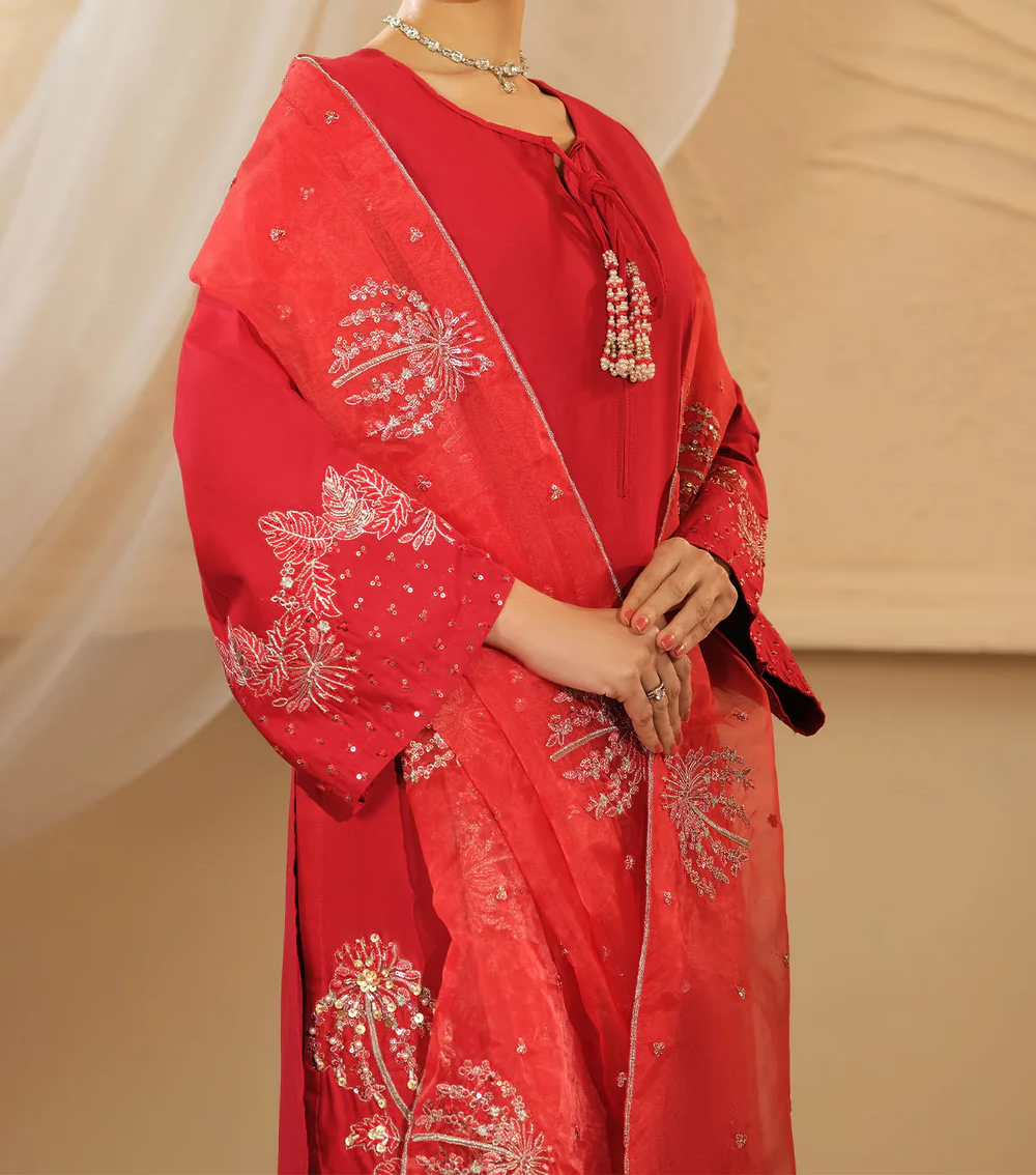 Scarleta Divine Eid
