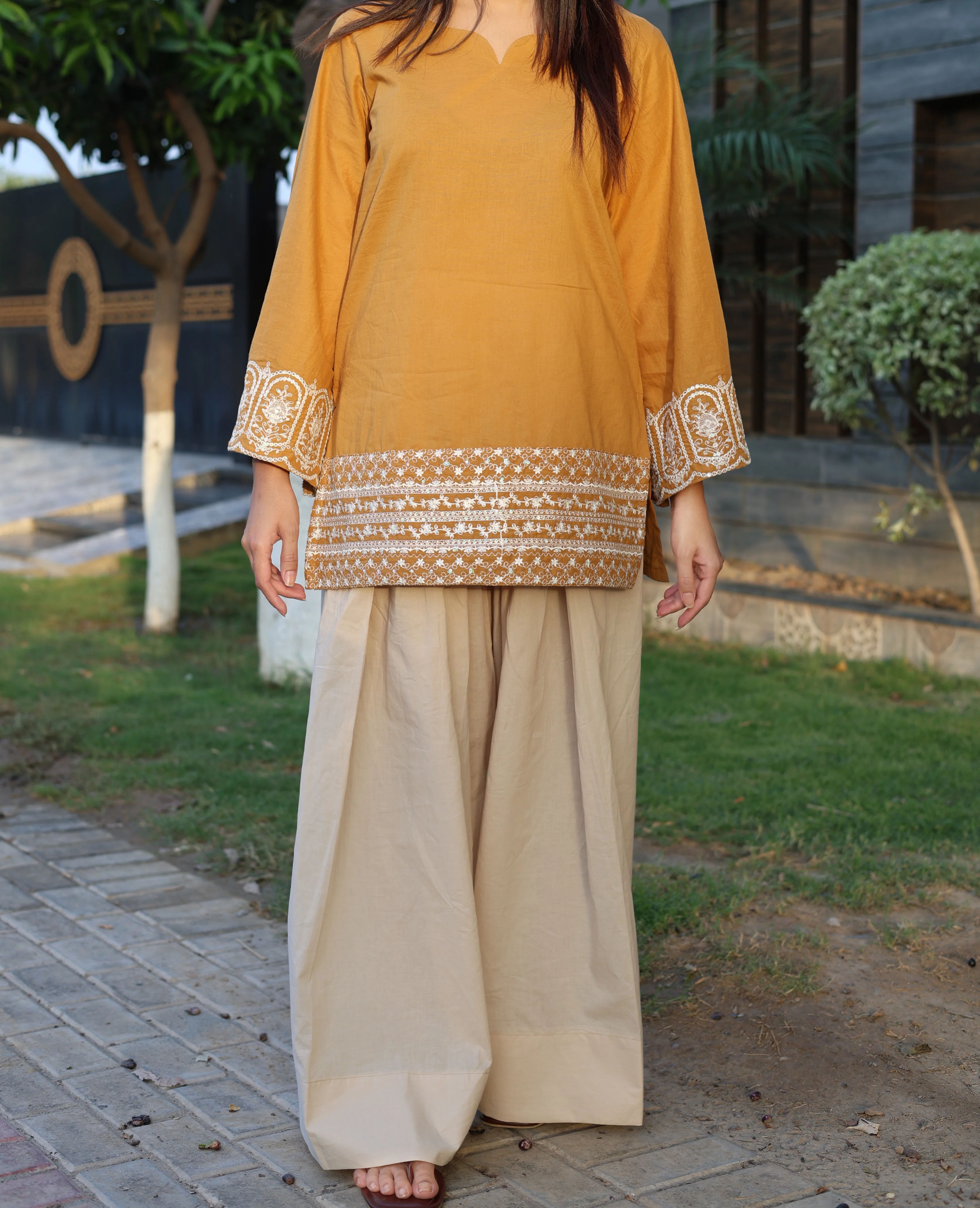 Minar mustard kurti